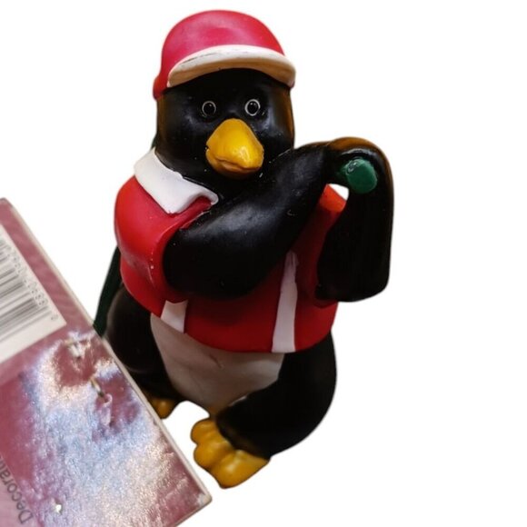 Trim a traditional golfing penguin christmas ornament - Picture 4 of 7